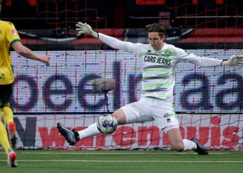 Nuchtere doelman Wentges glundert na debuut: ‘Het voelt geweldig’