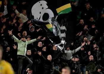 ‘Met een broodje worst in je maag lekkâh naar ADO Den Haag!’