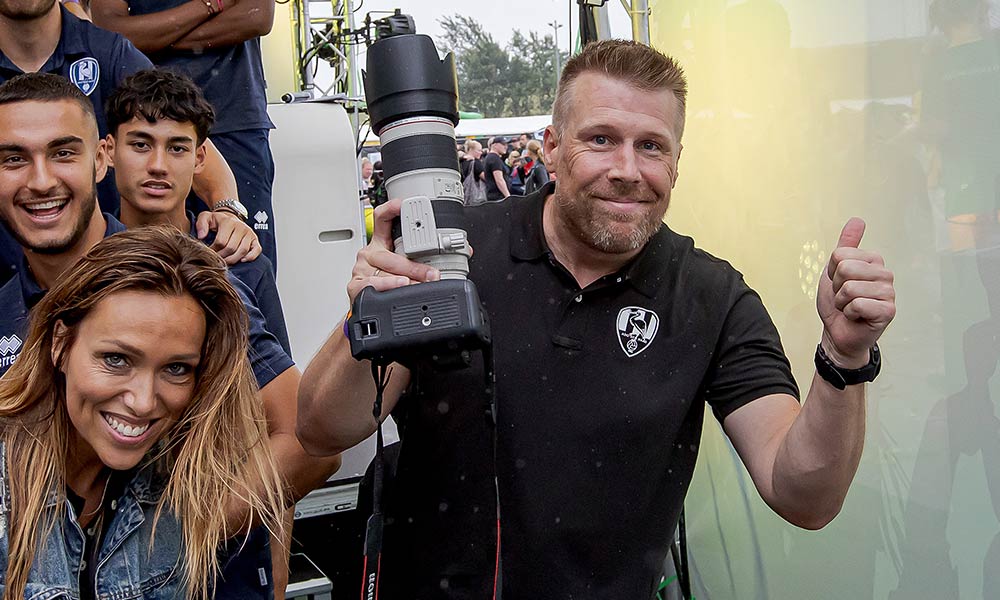 Clubfotograaf Angelo Blankespoor: ‘Meest bijzondere foto ADO-spelers met Dani Ebben’