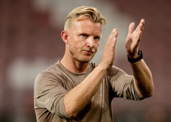 Column Sjoerd Mossou: Nieuwe nationale sport, Dirk Kuyt afzeiken!