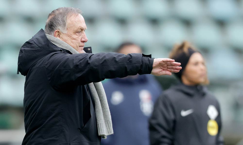 Dick Advocaat heeft het geloof bij ADO teruggebracht: โHij kan je rakenโ