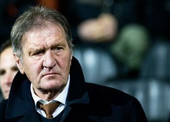 ADO wil van contract Lex Schoenmaker af: ‘ADO moet zich schamen’