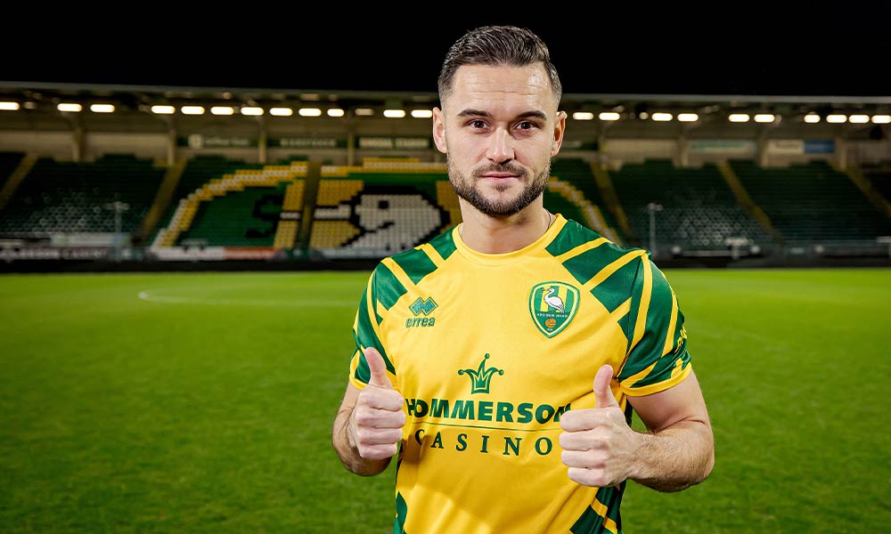 Transfervrije aanvaller Alex Schalk tekent bij ADO