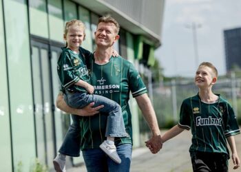 ADO presenteert uitshirt seizoen 2024-2025